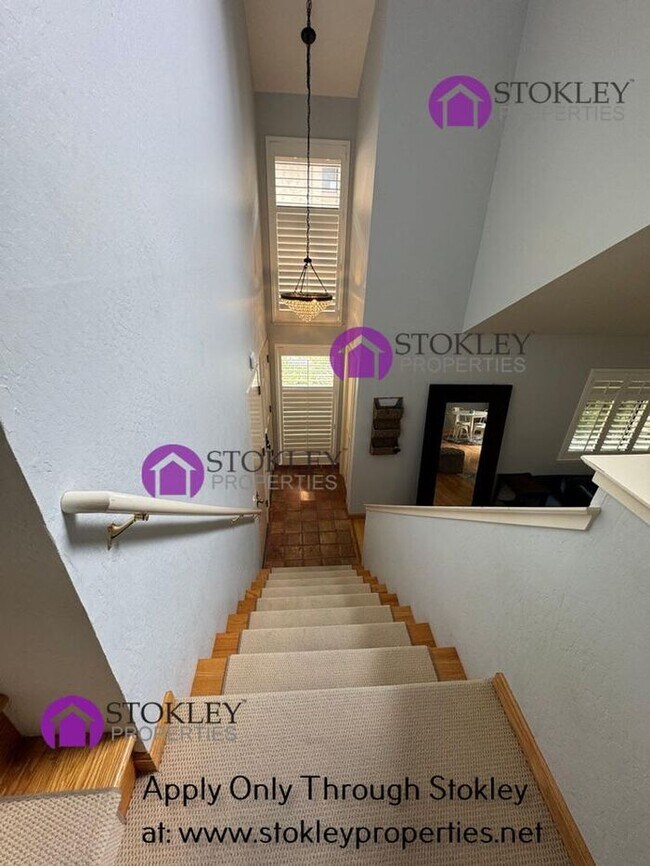Building Photo - 3013 Arlington Dr