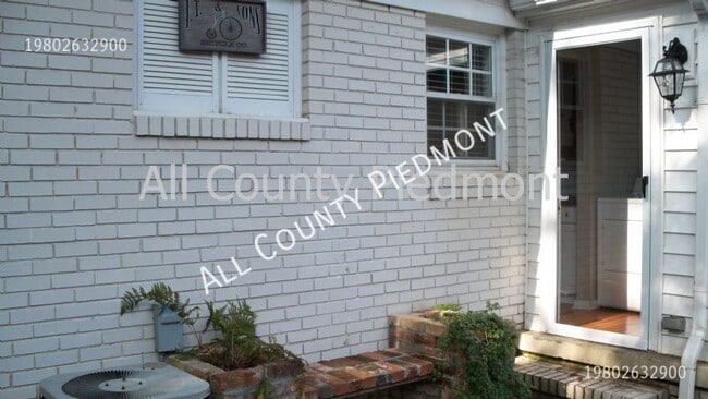 Building Photo - 1544 Pecan Ave