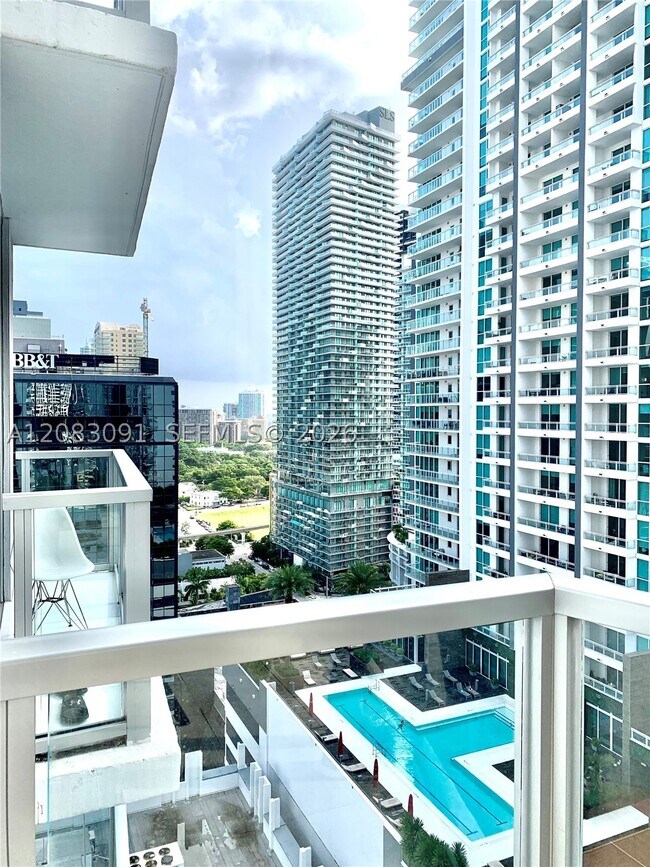 Building Photo - 1060 Brickell Ave