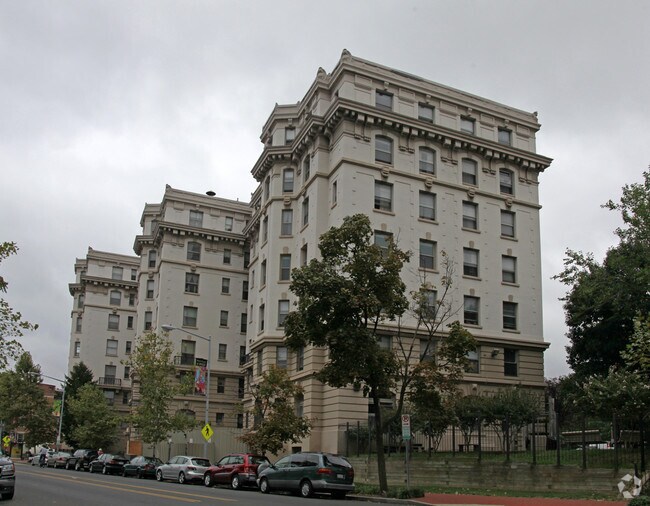 Building Photo - La Renaissance