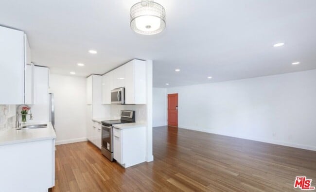 Building Photo - 1601 Veteran Ave