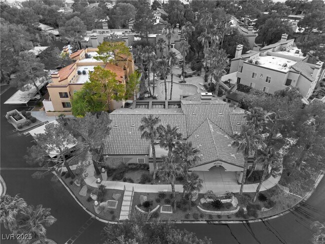 Building Photo - 9325 W Desert Inn Rd