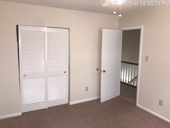 Building Photo - 7035 Darnell St