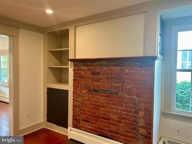 Building Photo - 1327 W Strasburg Rd