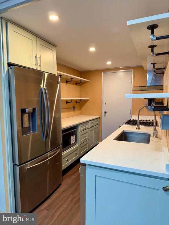 Building Photo - 10201 Grosvenor Pl