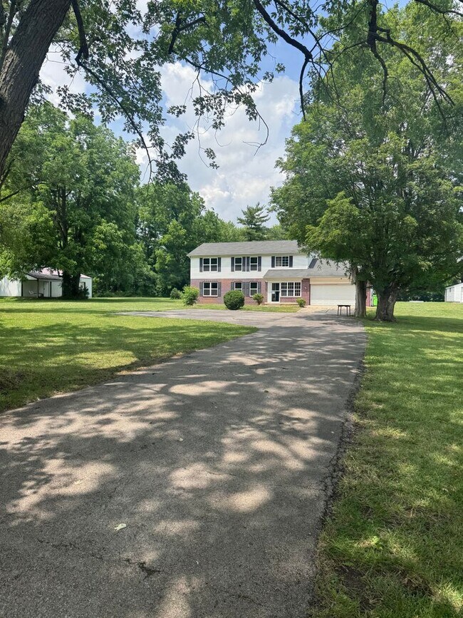 Building Photo - 5 Bd 2.5 Ba