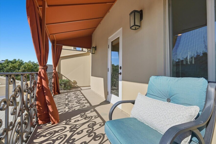 Building Photo - 5433 E The Toledo