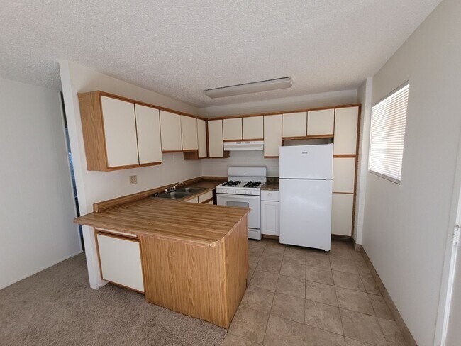 Building Photo - APARTMENT - APPLE TREE SQUARE - UPTOWN SEDONA