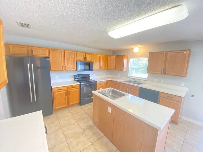 Building Photo - 14138 Econ Woods Ln