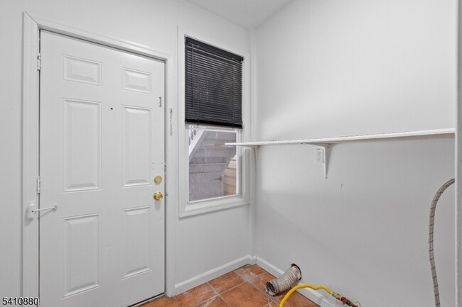 Building Photo - 552 Franklin St