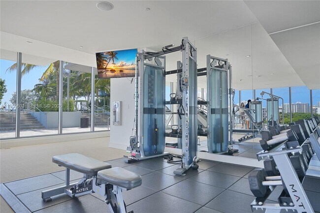 Building Photo - 2960-2960 NE 207th St