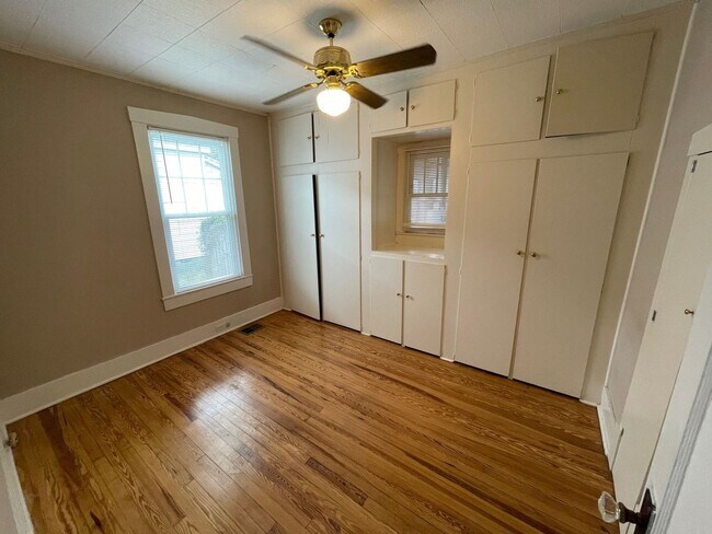 Building Photo - Pensacola - East Hill - 2 Bedroom, 1 Bathroom