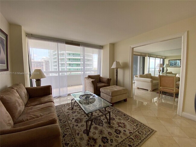 Building Photo - 1627 Brickell Ave