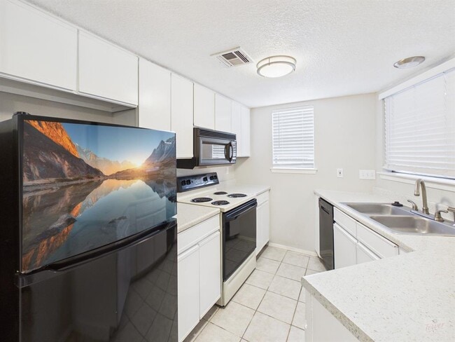 Building Photo - 2500 Burleson Rd