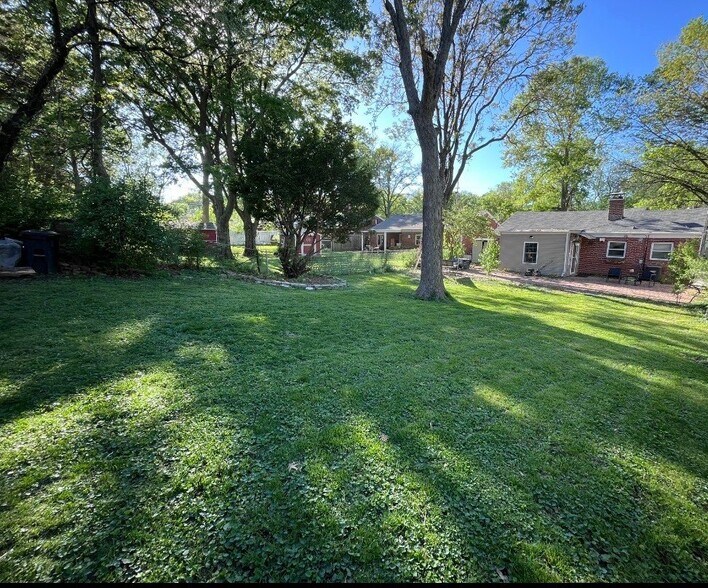 Building Photo - 7730 Arlington Ave