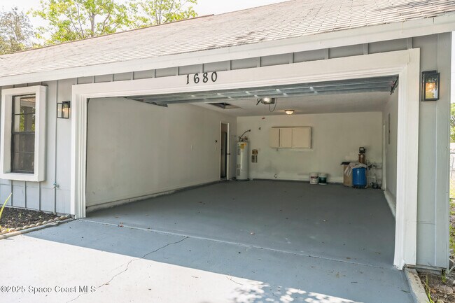 Building Photo - 1680 Travis St SE