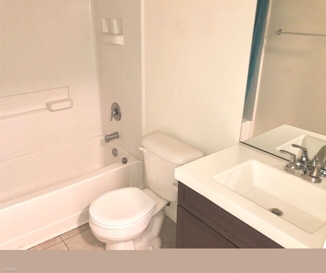 Building Photo - 2 br, 1 bath Apartment - 2419 Daley St Apt D