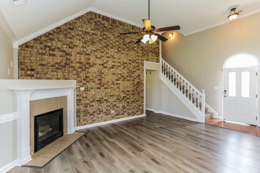 Building Photo - 7569 Red Berry Dr