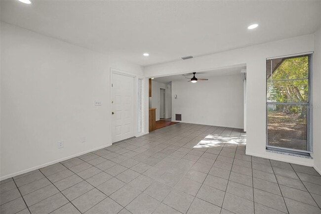 Building Photo - 2664 Sunny Breeze Ave