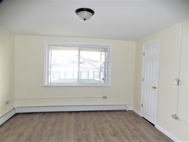 Building Photo - 154 S Sumner Ave