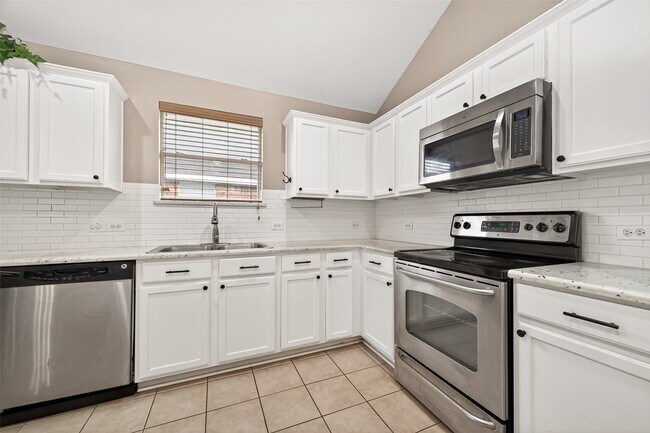 Building Photo - 16107 Hitching Post Ct