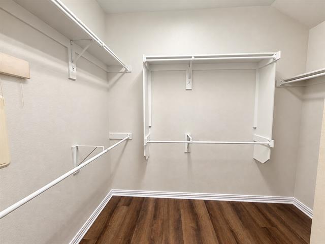 Building Photo - 1572 Barksdale Dr