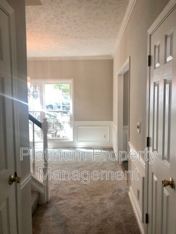Building Photo - 740 Trellis Pond Ct
