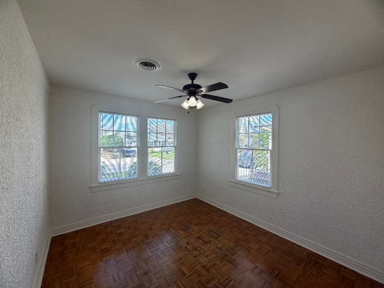 Building Photo - 235 Helios Ave