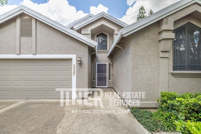 Building Photo - 2337 Fallwater Ln