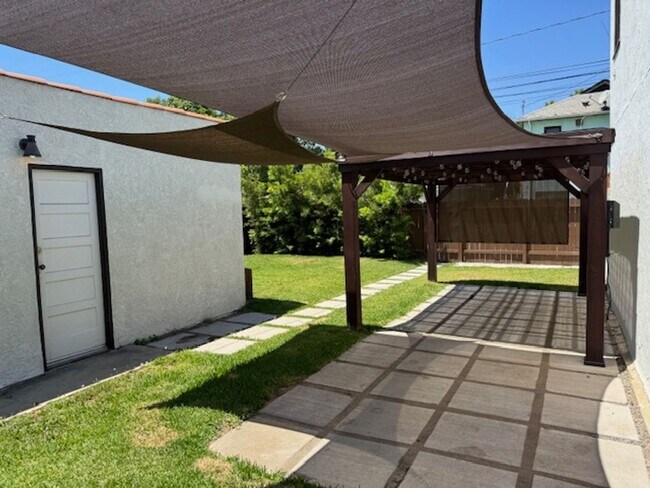 Building Photo - Classic Spanish Revival in California Heig...