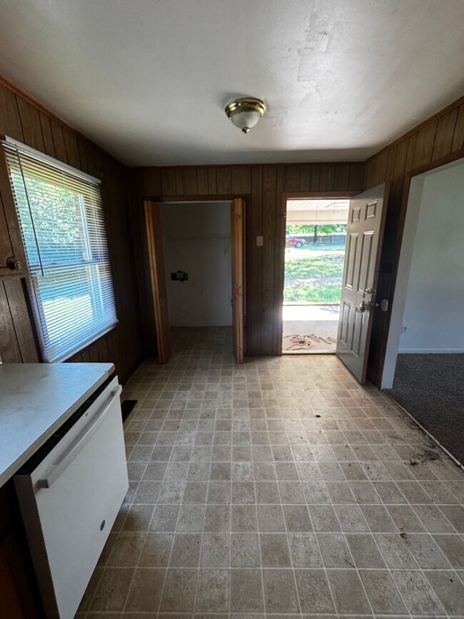 Building Photo - Single Family House in Cleveland County, NC (Shelby, NC)