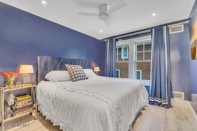 Building Photo - 985 Ocean Ave