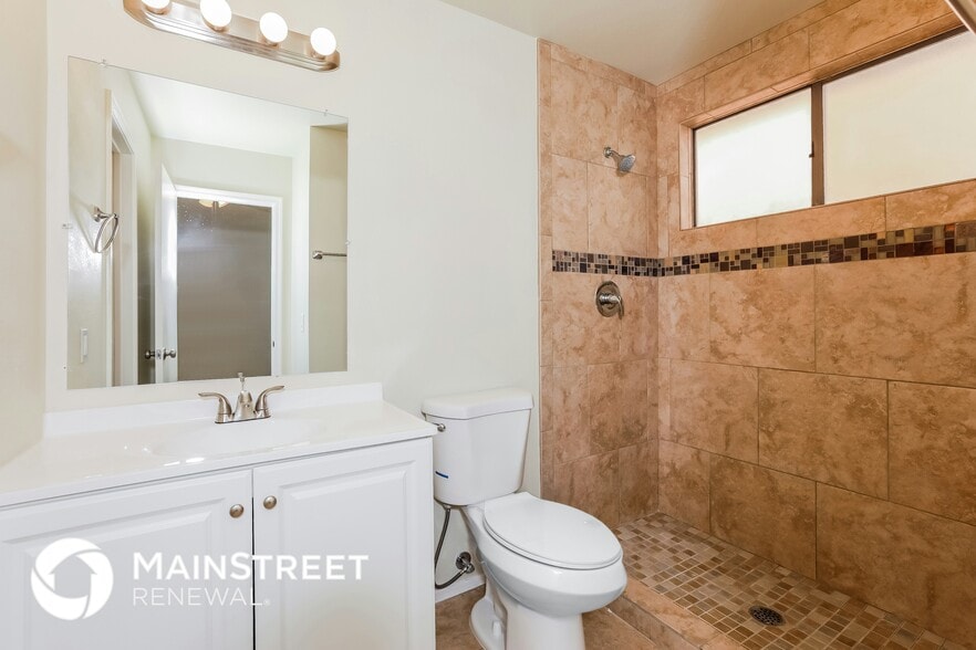 Building Photo - 4544 E Garnet Ave