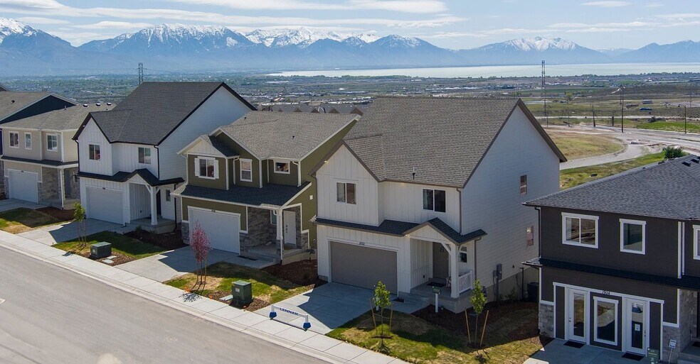 Building Photo - 1642 W Blue Flax Dr