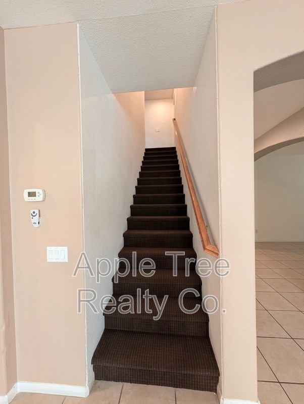 Building Photo - 1560 Gazebo Ln