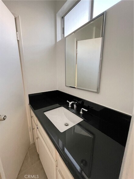 Building Photo - 811 6th St