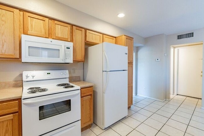 Building Photo - 630 W Cassidy Pl