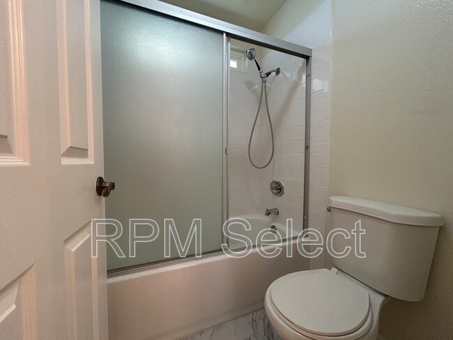 Building Photo - 1314 Jamestown Dr