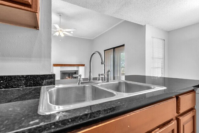 Building Photo - Where Comfort Meets Everyday Luxury!