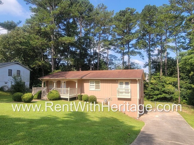 Primary Photo - GREAT HOME / 3 BEDROOMS AND BONUS ROOM / G...