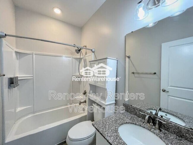 Building Photo - 521 Charles Porteus Ln