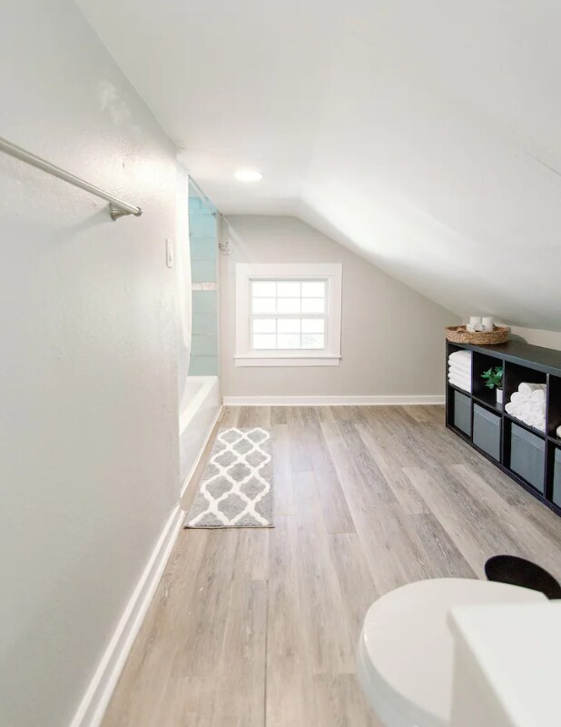 Building Photo - 1002 W Mulberry Ave