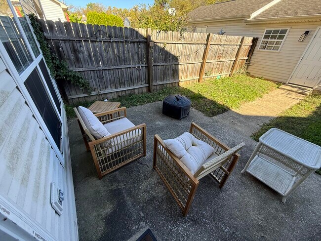 Building Photo - 335 Houston Creek Dr