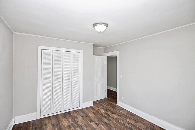 Building Photo - 209 Fairdale St