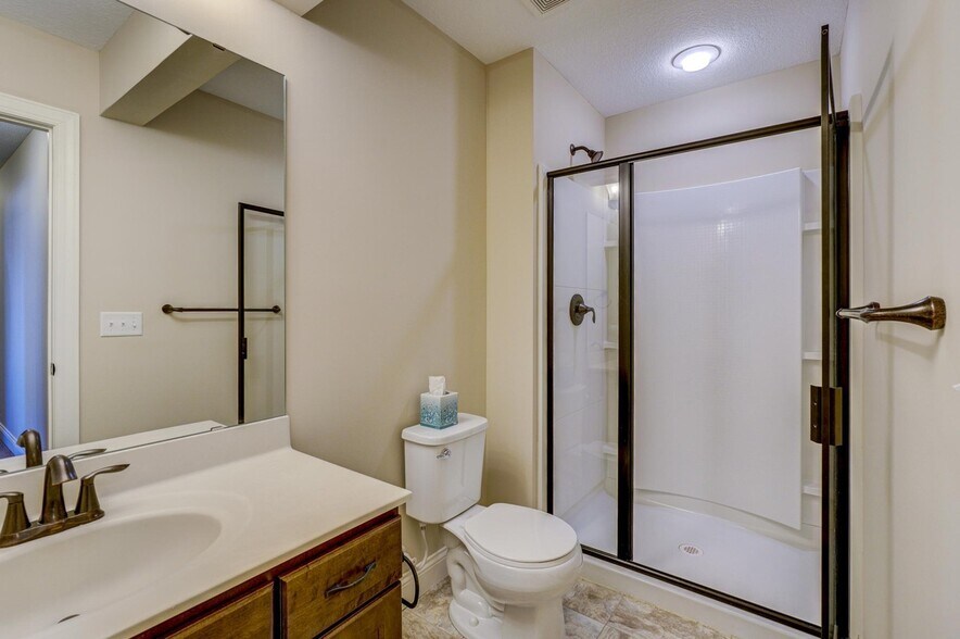 Building Photo - 10889 Retreat Ln