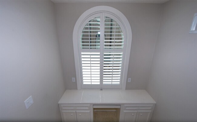 Building Photo - 2410 Dorrington St