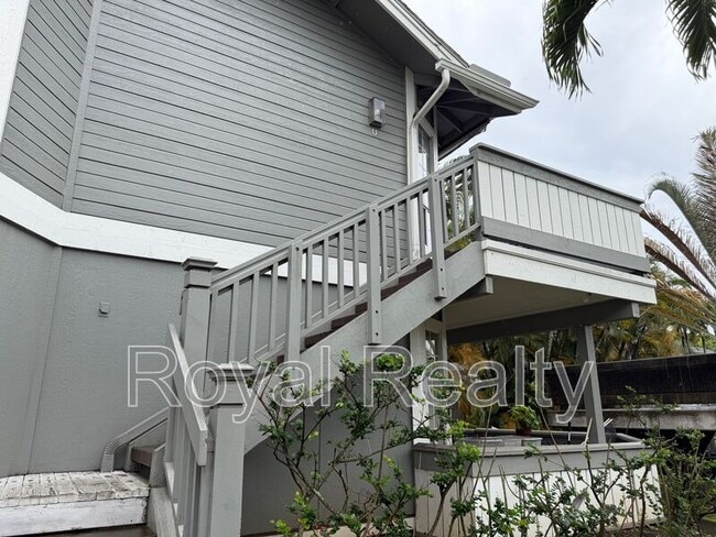 Building Photo - 528 Mananai Pl