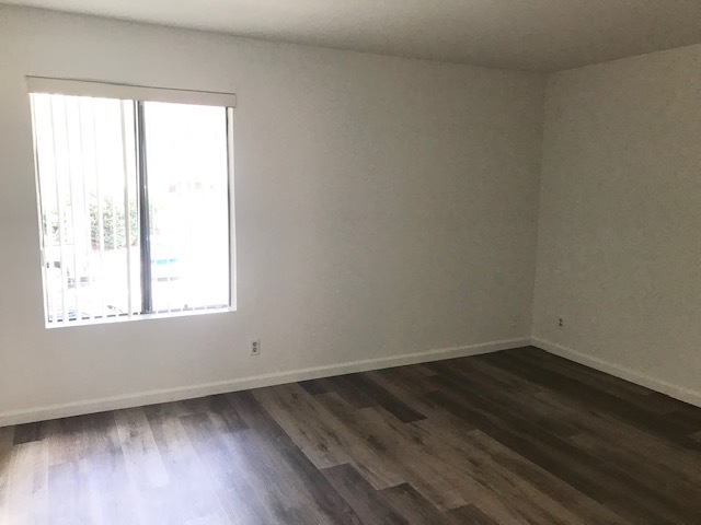 Building Photo - 15215 W Magnolia Blvd