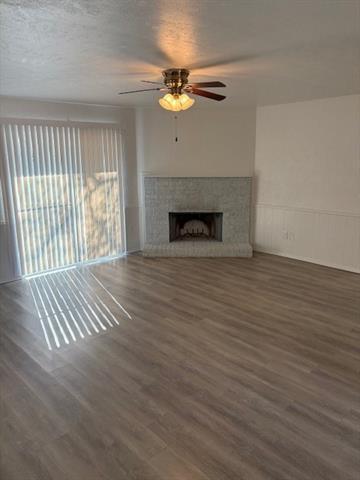 Building Photo - 916 Tulip Trail