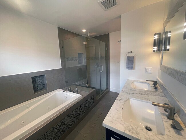 Building Photo - 14717 Terryknoll Dr